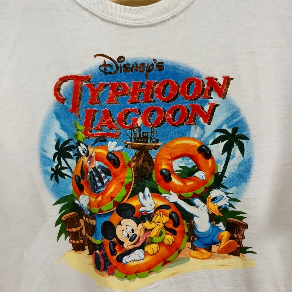 DISNEY- TYPHOON LAGOON cartoon graphic t-shirt for men's and women's. - Picture 3 of 5